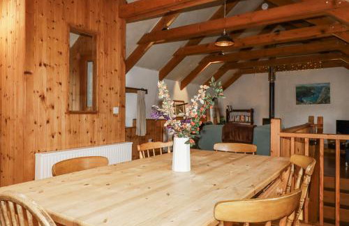 Coombe Barn - Photo 8