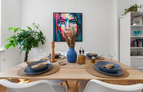 Stay COZY - TOP LAGE - Kingsize Betten - Parkplatz - Balkon - Netflix - Foto 3