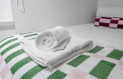 1Bed Contractor & Pilot flat - Parking & FAST WiFi - Foto 14