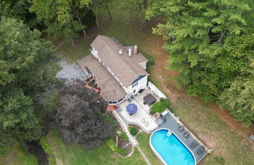 Creekside Farmstead - Pool - Hot Tub - 3 Min to Lake - Pets Allowed - Foto 1