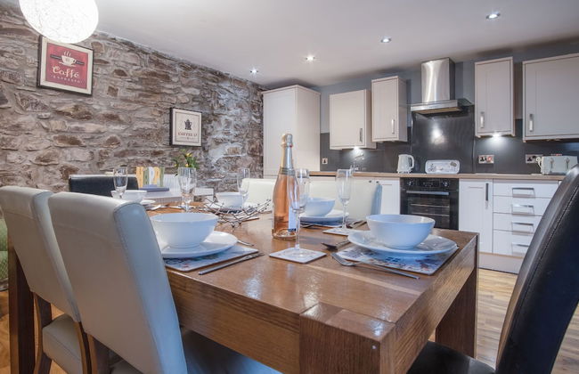 Fletcher Coach House - 3 Bedroom Cottage - Pendine - Photo 22