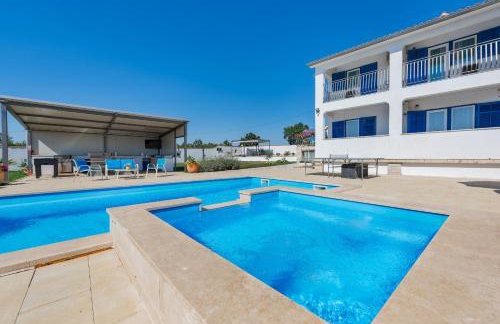 Family home with hydromassage pool & fun activities - Foto 53