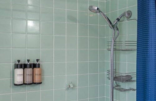 5 Mins to UND - Cozy 4BD with BBQ & Pool Table - Foto 34