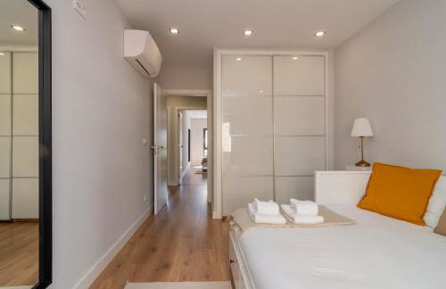 Modern 3 BDR Apartment by LovelyStay - Foto 34