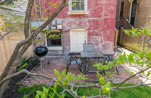 Local Landmark - Gorgeous Historic Home - Foto 32