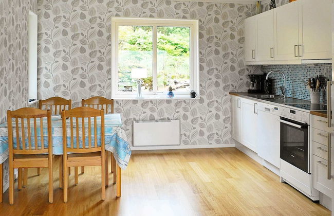 Holiday Home in Ljungskile - Photo 6