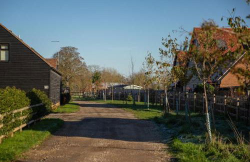 Oxfordshire Country Escape, 3 Bed Getaway - Photo 35