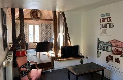 Duplex La Maisonnette 2 Chambres - parking gratuit - Photo 11