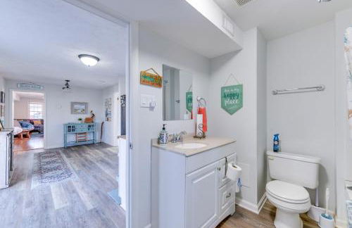 Adorable Cottage Fire Pit, Walk to Colonial Beach - Foto 15