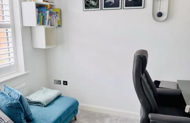 The Grand 4-Bed Ebbsfleet Home - Big Garden & Parking Space, Near Bluewater - Foto 46