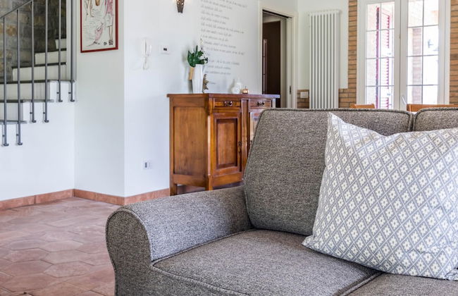 JOIVY Superb Villa For 7 W/Backyard And Bbq Area In Vaccarezza - Foto 24