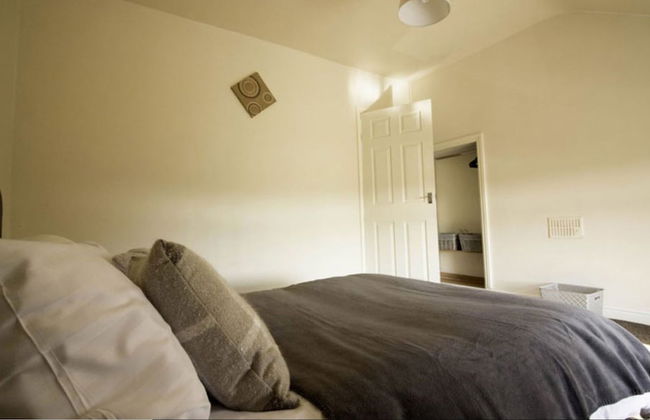 RoomTel - Brook House - Photo 7