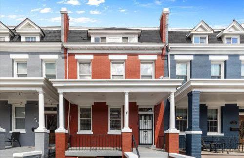 Family & Group Trips to DC - 4-BR Close to METRO - Foto 1