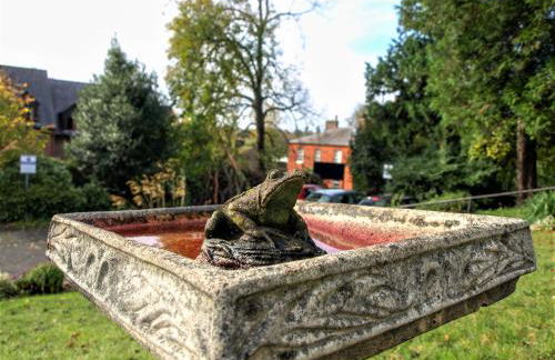 Torrington Hall - Photo 8