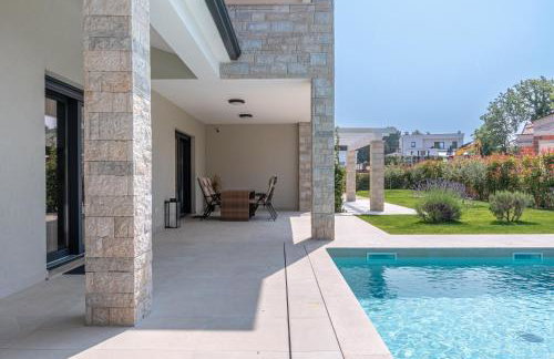 NEW! Luxury Villa Carlotte with 11m pool - Foto 6