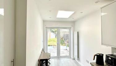 Charming Two-Bedroom Retreat-Garden Oasis Near Central London & Transport Links - Foto 3
