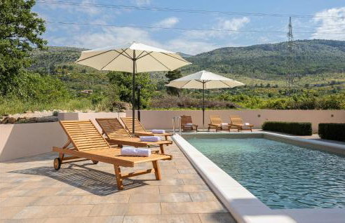 Awesome Home In Tugare With Kitchen - Foto 10