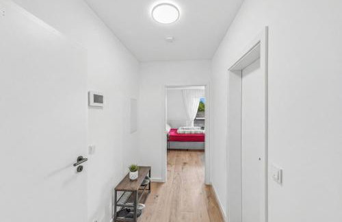 BAT Home Solutions Trierweiler - alles was ein Hotel nicht bietet - 5 Apartments 40 bis 120 qm für bis zu 29 Personen - 5-Raum-Apartment barrierefrei - 60 qm Balkon mit Blick bis Luxemburg - einzeln bis komplett buchbar - 3 Min zur A64 - Foto 50