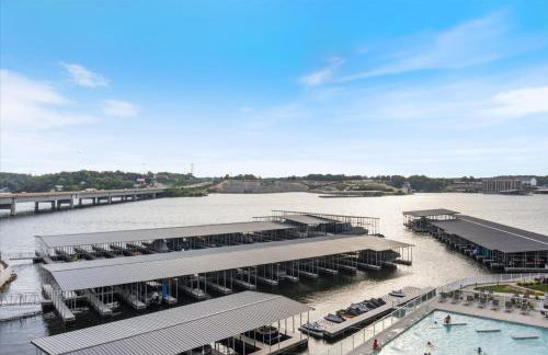 Lakefront Topsider Condo w/ Boat Slip, 2 Pools & Large Deck - Foto 63