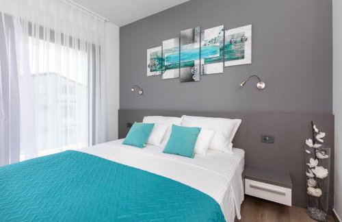 Villa Supernus II with Heated Pool - Photo 24