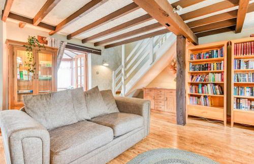 The Hurst Coach House - Photo 32