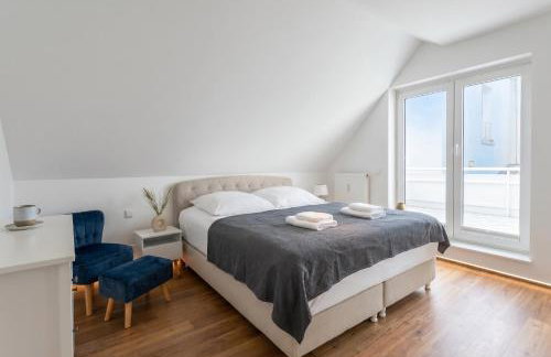 2 Schlafzimmer, Offene Küche, Balkon und Terrasse - moderne 90qm in ruhiger, zentraler Lage - nur 500m bis zum Strand - Foto 30