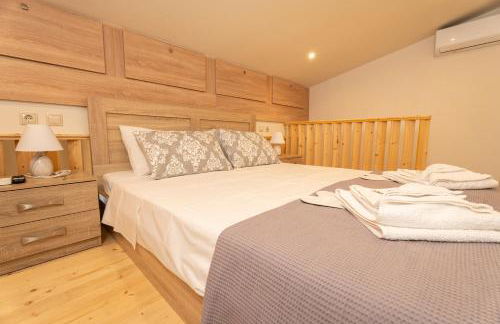 Luxury Getaway with Jacuzzi - Platanos House Salakos - Foto 9