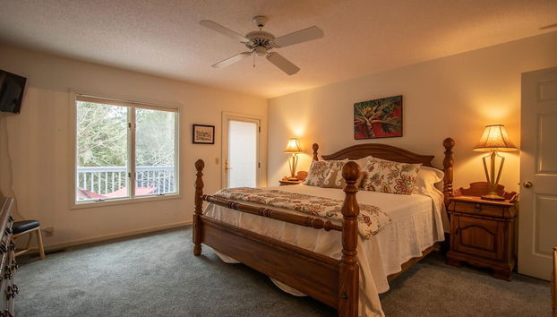 Sprawling Family Home Near Beaches With Fishing Dock & Beautiful Canal Views - Foto 2, Habitación