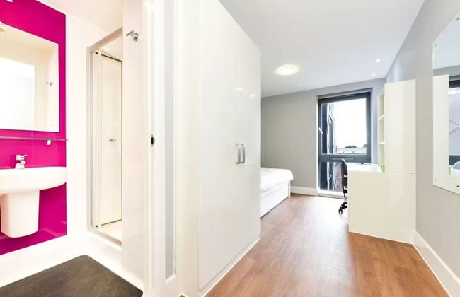 Student Only Tramways - Photo 10