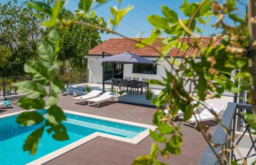 Villa Florinda with Pool and Prime Location near Split - Photo 4