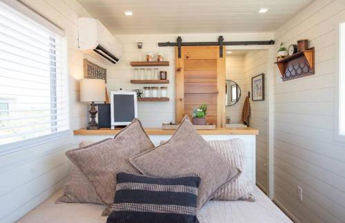 New The Cowboy Boots-shipping Container Home - Foto 6