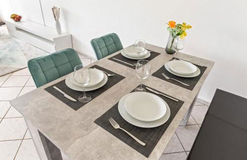 Sunshine - 4 Personen Airport Messe mit TG-Garage - Foto 17