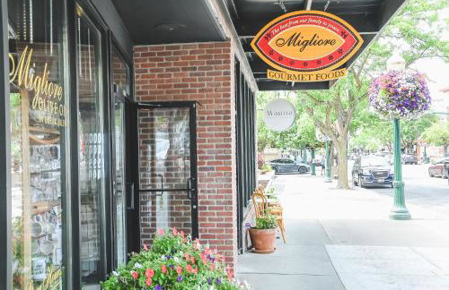 Modern, Quiet and Charming Downtown Apartment - Foto 19