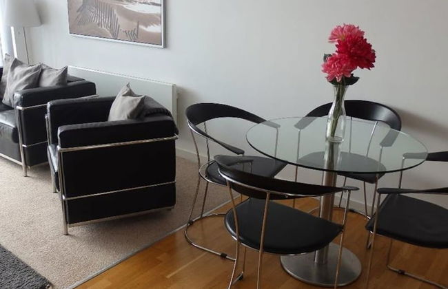 Stylish Quayside Apartment - Photo 7