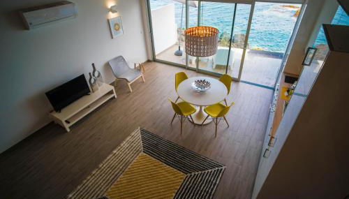 Islet House - Photo 2