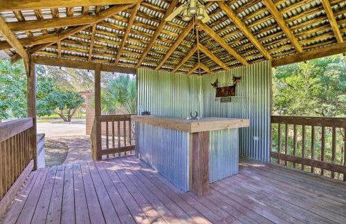 Pool and Game Room Waterfront Harlingen Home - Foto 41