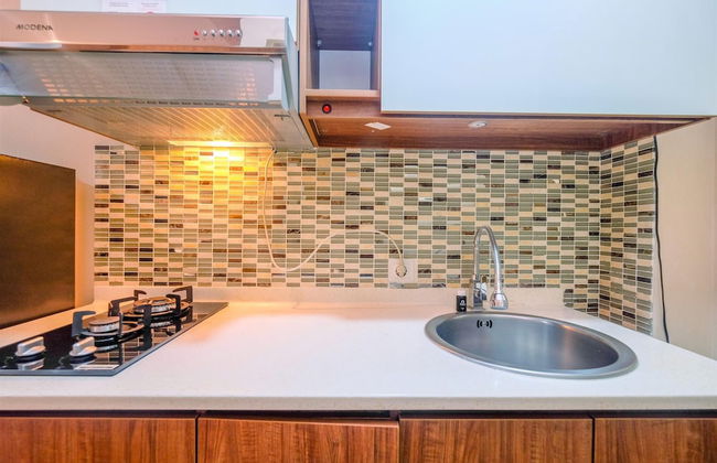 Comfort And Cozy Living Studio Room At Tifolia Apartment - Foto 4