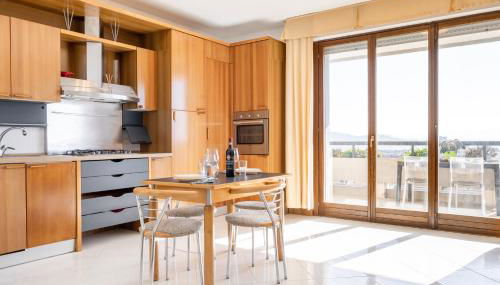 GuestHost - Bright Apartment with Terrace x6 - Photo 3