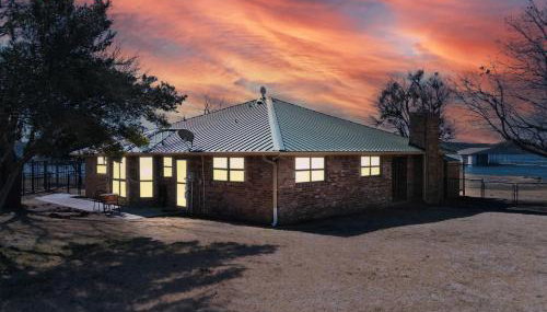 Family Lakefront Home with Large Porch - Foto 3