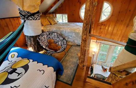 Magical Tree House Rental Nestled in the Woods on Farm Retreat near St. Louis, Missouri - Foto 56