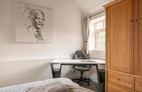 Stunning 5-bed Barn Conversion in Newark-on-Trent by Renzo, Beautiful Surroundings, Sleeps 10! - Foto 22