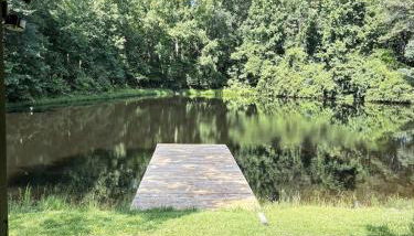 Peaceful Lake House - Photo 2