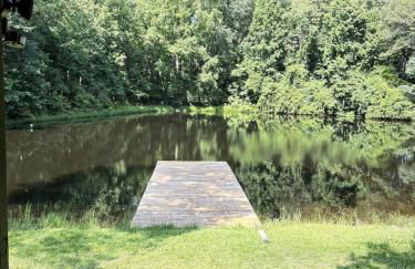 Peaceful Lake House - Photo 2