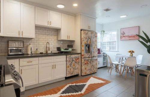 Angel&Rose Universal Hollywood Heated Pool House King Bed - Foto 31