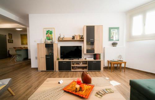 Mermaid Beachfront Villa - Photo 44