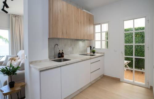 Ocean View on the Beach in the Center of Town! - Photo 18