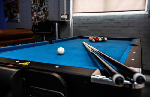 City home with parking and garden- pet friendly - Photo 47