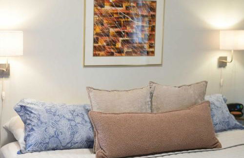 Elegant 1BR King Condo, Elizabeth-Plaza Midwood - Foto 15