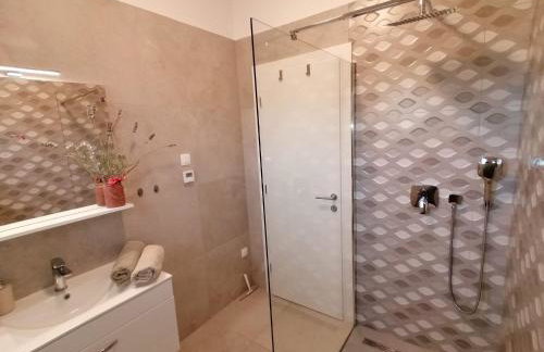 Vila Dubravka - schön und komfortabel inmitten von Olivenbäumen und Weinbergen mit Whirlpool - Foto 34