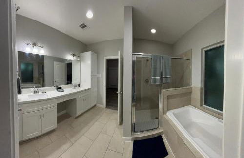 Stunning 3BR Home Near Downtown Houston - Sleeps 8 - Foto 33